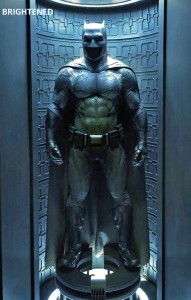 batman-v-superman-batsuit-full_twitter-brightened