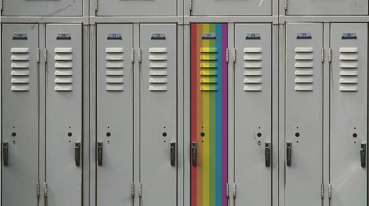 Tęczowy piątek szafka