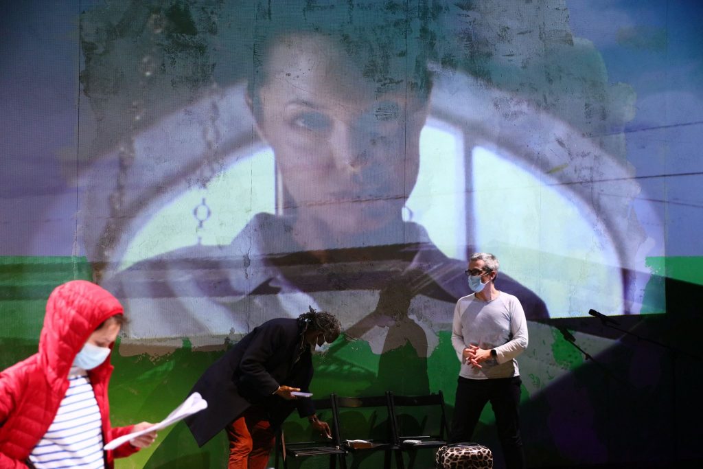 bieguni teatr powszechny