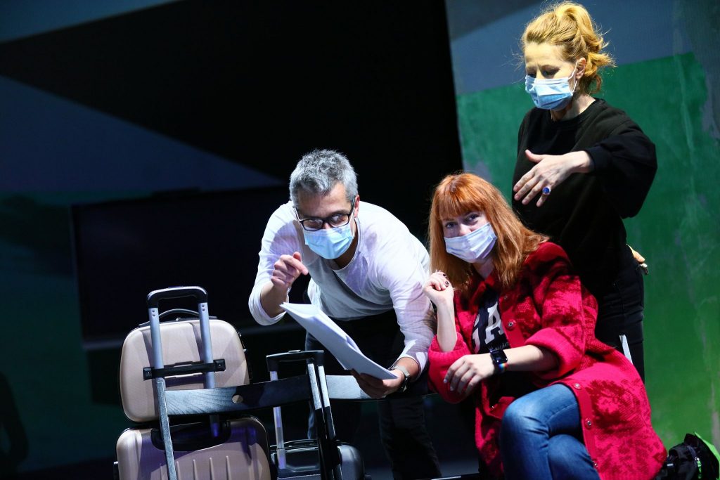 bieguni teatr powszechny