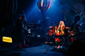 Maryla Rodowicz i Ewa Farna razem w poruszającym utworze. „Czas upływa lat przybywa” już dostępny